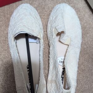 Airwalk Cream Lace Flats